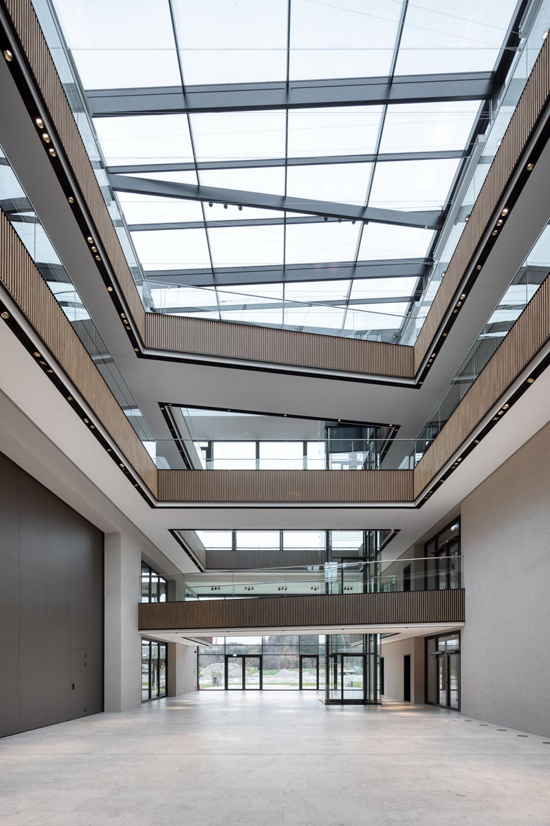 Schattdecor – Blick durch das Atrium